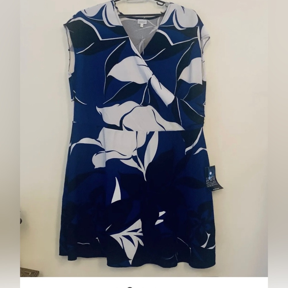 Avenue Geometric 3XL Dress,26/28. As is, good to fair condition